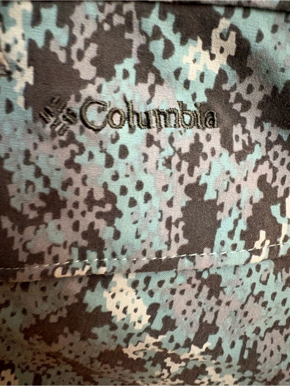 Columbia Omni-Shield Women Size 4 Camo Shorts Water-Resistant Like New - Picture 4 of 10